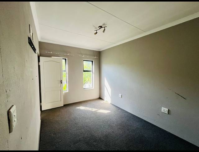 3 BEDROOM APARTMENT FOR SALE IN HONEYDEW GROVE